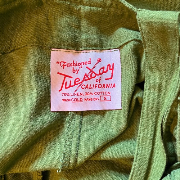 Tuesday of California Ingrid Linen Overalls in Cilantro - Picture 3 of 4